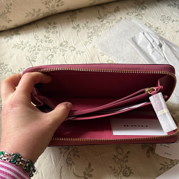 Coach NWT Dusty Pink Wristlet Wallet - Picture 11 of 16